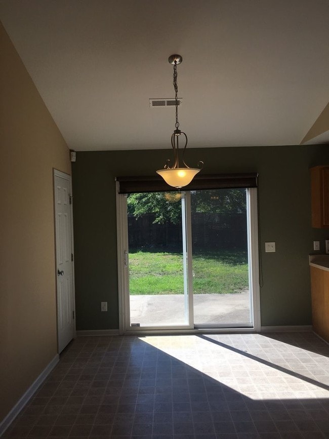 Building Photo - LENA SPRINGS ESTATES