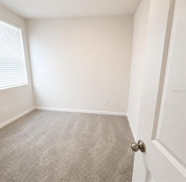 Building Photo - 5514 Clove Row