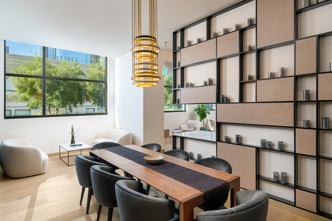 Building On-Site Amenities: Private Dining Room - 400 S Broadway