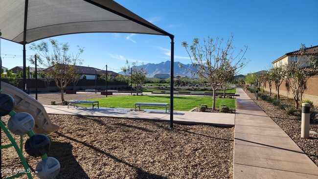 Building Photo - 2934 E Augusta Ave