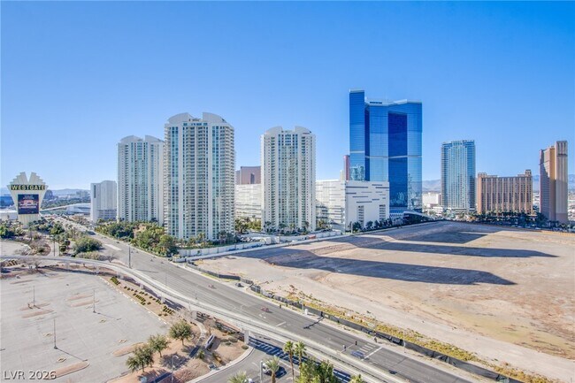 Building Photo - 222 Karen Ave