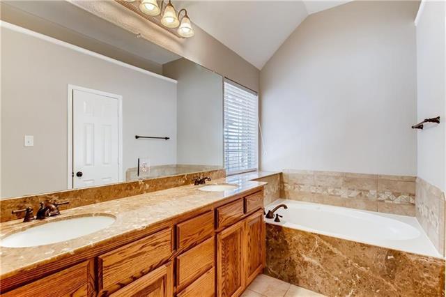 Building Photo - 12621 Greenhaven Dr