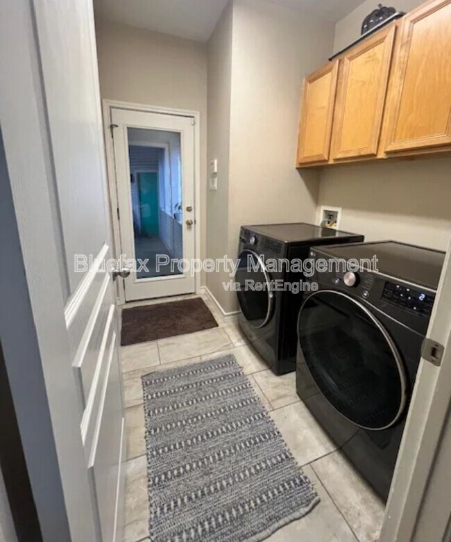 Building Photo - 26511 Adonis Dr