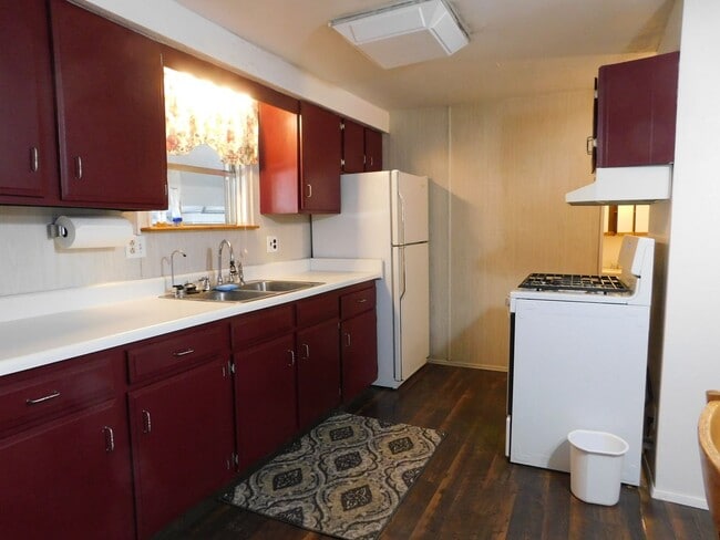 Building Photo - Unique Property