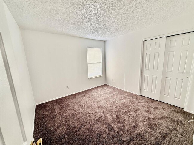 Building Photo - 3237 Fairfield Dr