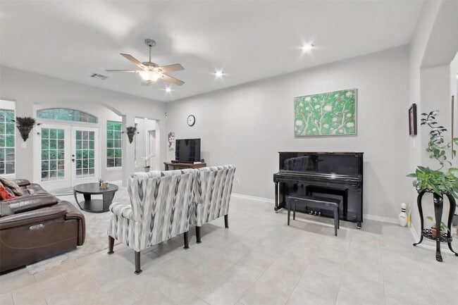 Building Photo - 22 Watermint Pl