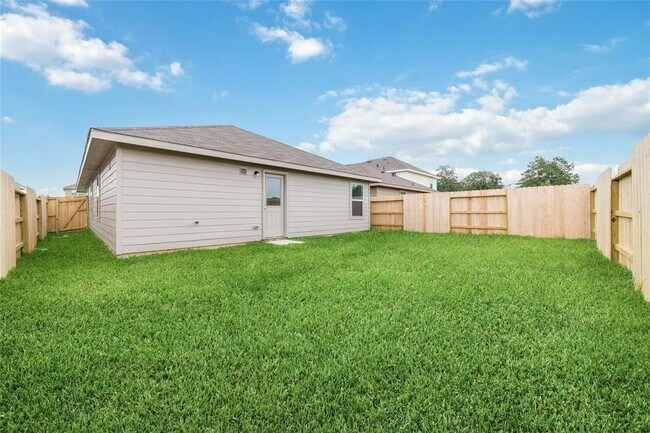 Building Photo - 2902 Mallorca Dr