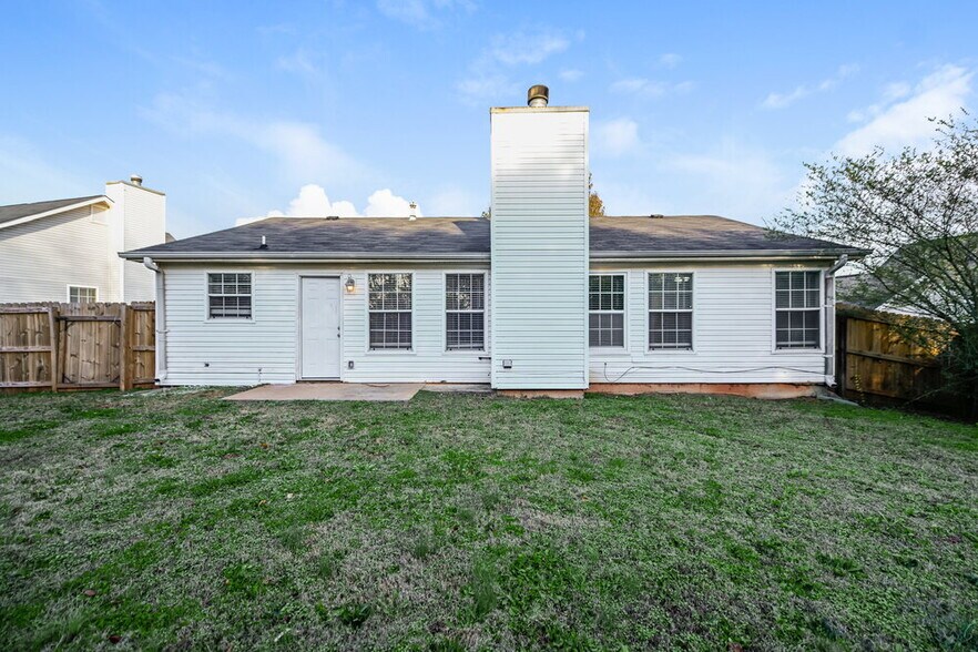 Building Photo - 337 Autumn Lake Dr