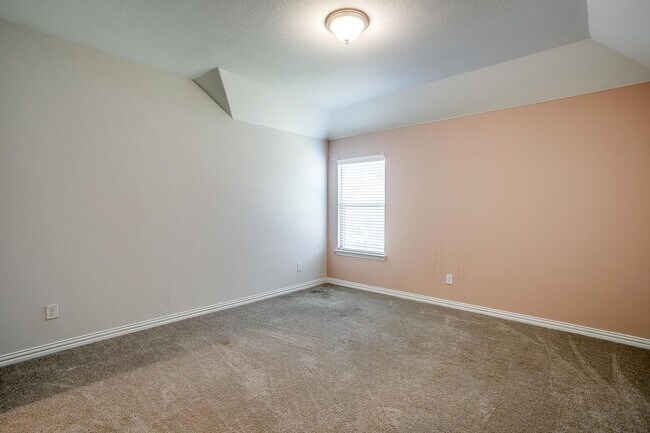 Building Photo - Amazing 2 Story Home in South Fort Worth, 4 Bedroom, 3 Bath- Burleson ISD- 76028