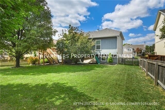 Building Photo - 15375 S Constance St