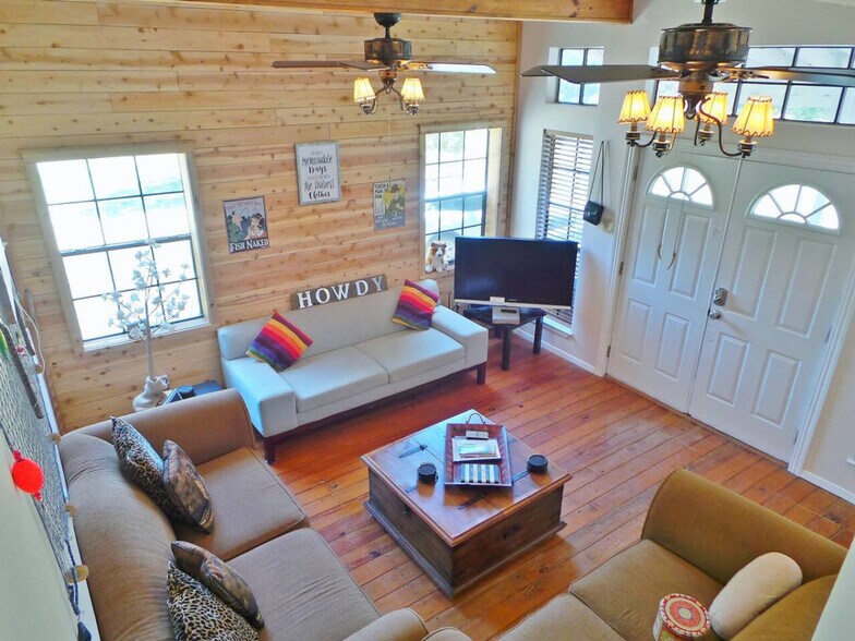 Building Photo - 123 Nicole Ln