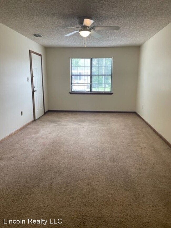 Building Photo - 2 br, 1 bath House - 1754 B Poplar St*