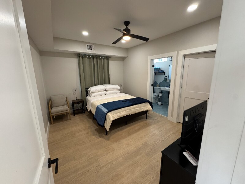 Building Photo - 4305 Ave S