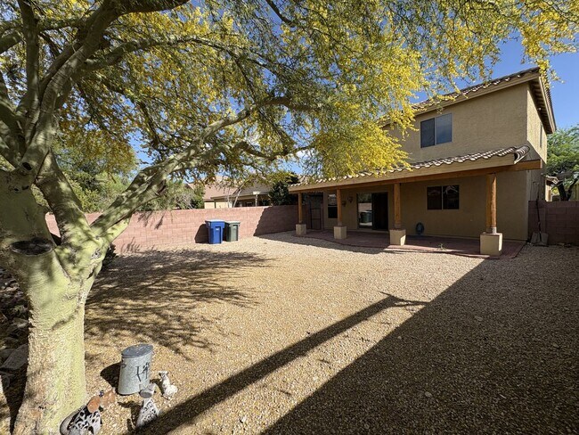 Building Photo - East side beauty 4 bedrooms
