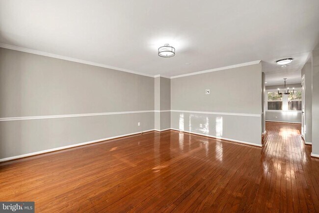 Building Photo - 6104 Old Brentford Ct