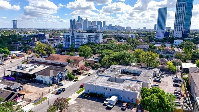 Primary Photo - 1423 Hawthorne St