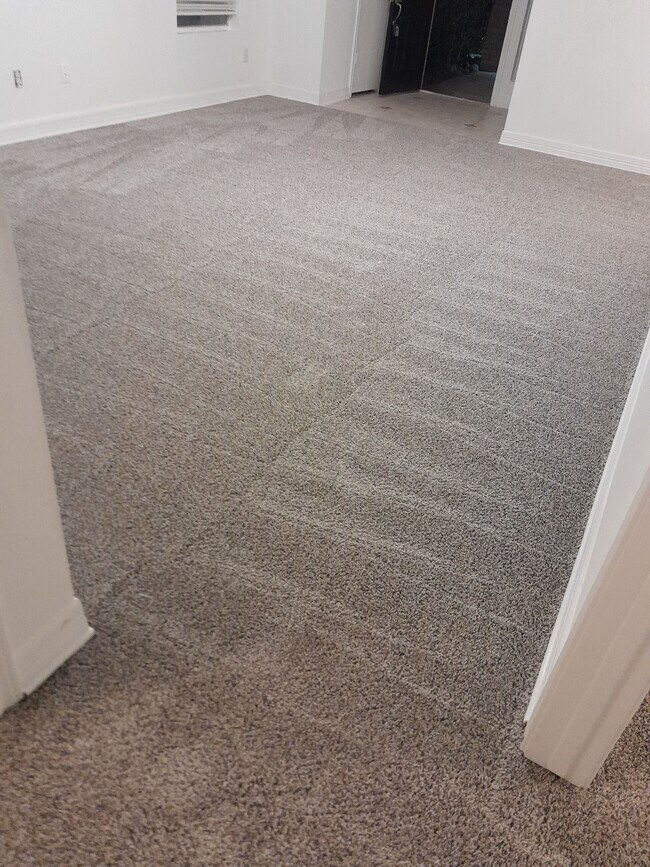 Building Photo - 206 Alpine Dr