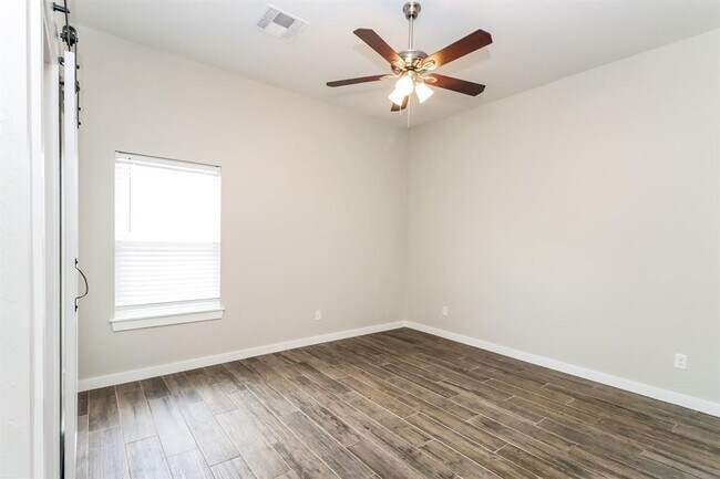 Building Photo - 11336 Paradise In Dr