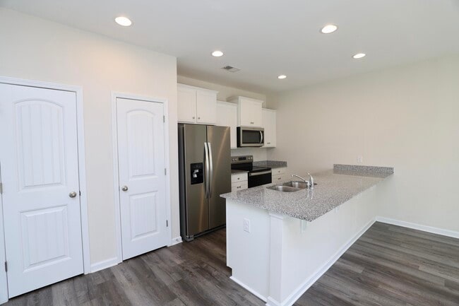 Building Photo - 1854 Gabriel Ln