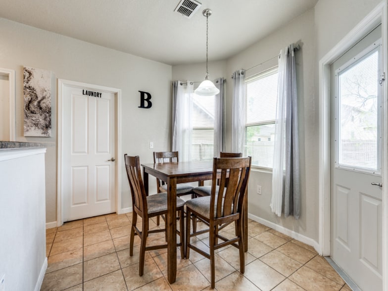 Building Photo - 6035 Enchantment