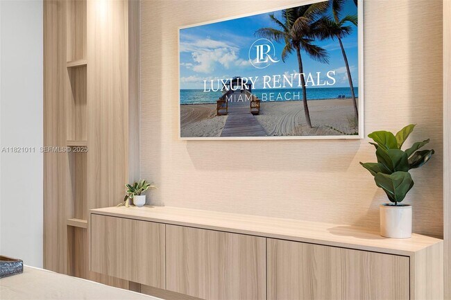 Building Photo - 2301 Collins Ave