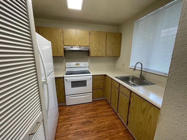 Building Photo - Mililani Terrace-2 bedroom 1-bath 2-parking