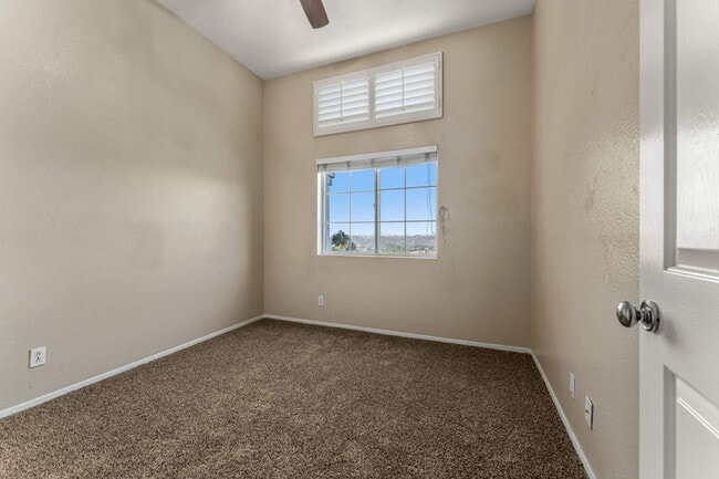 Building Photo - 1010 S Farralon Ln
