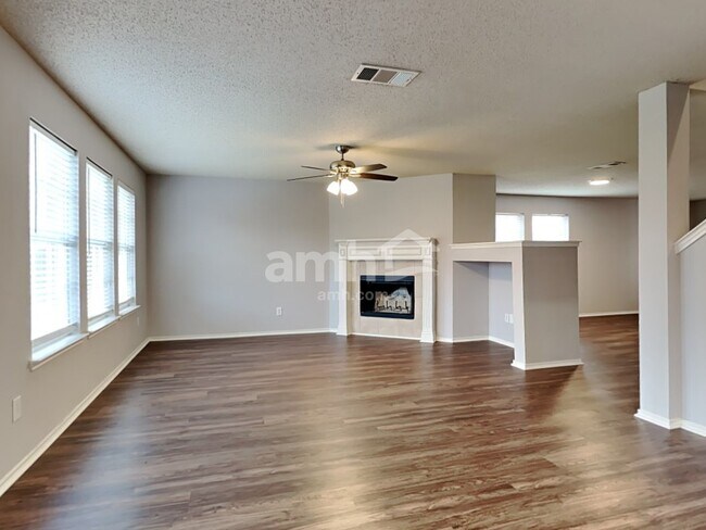 Building Photo - 2432 Arroyo Springs Dr
