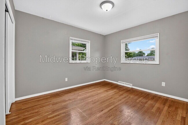 Building Photo - 6717 Lightwood Dr