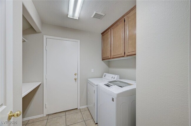 Building Photo - 9027 Edenbridge Ct