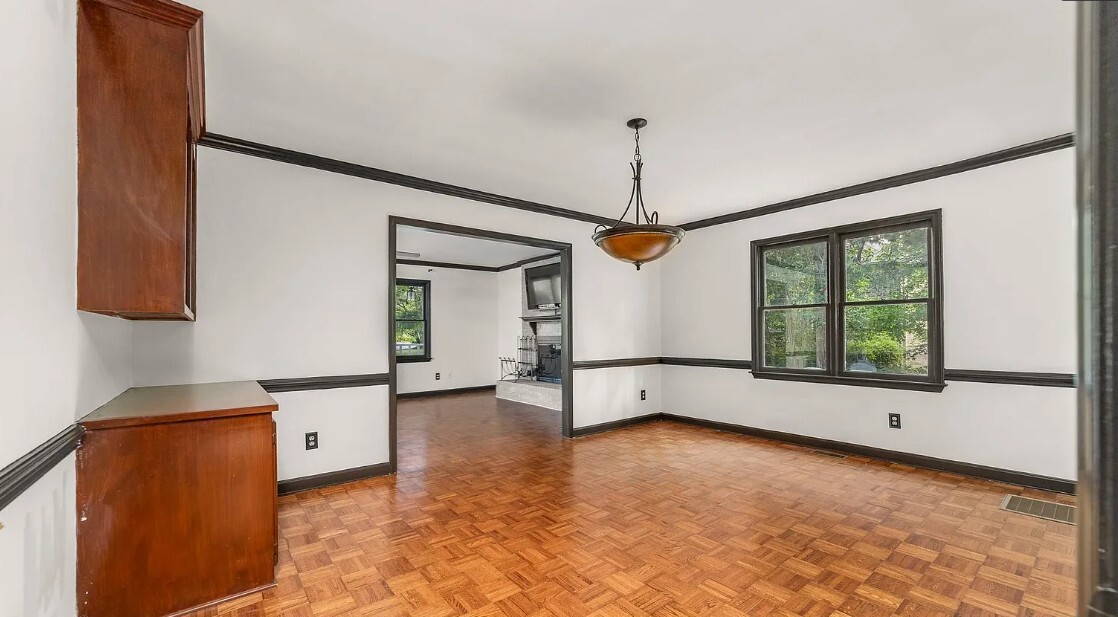 Dining Room - 552 Blue Rock Dr
