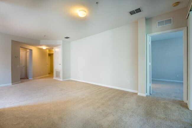 Building Photo - 2679 Metro Sevilla Dr