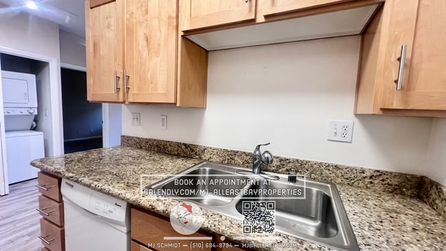 Building Photo - Come home to this sweet 1st floor 1/1 cond...