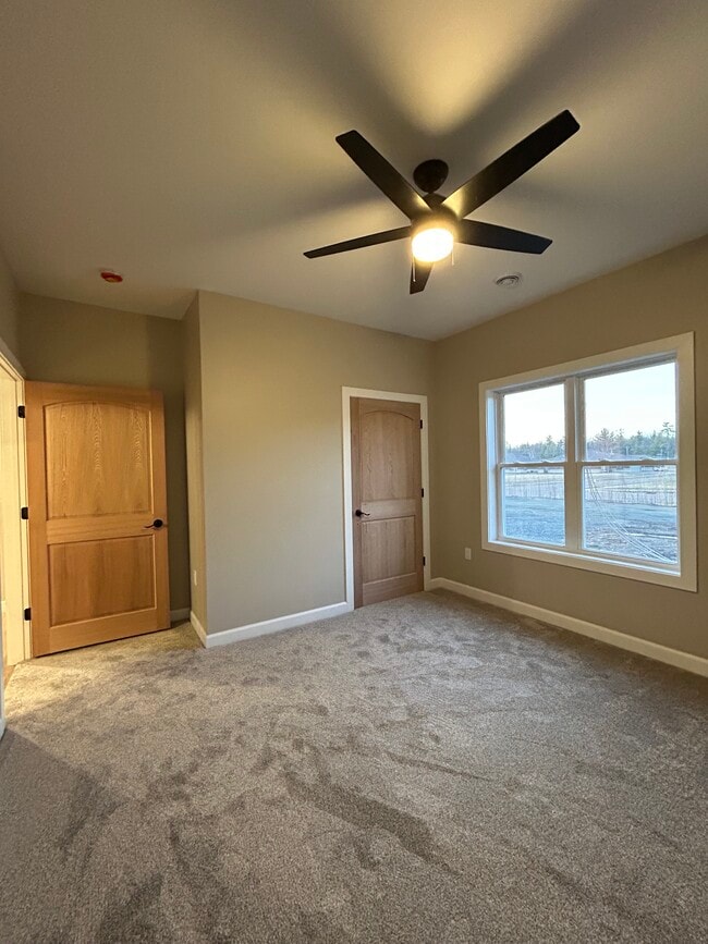 Building Photo - 1112 Reserve St N