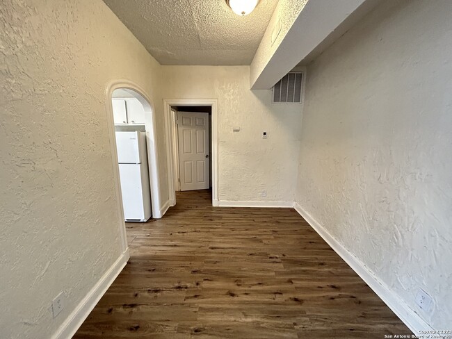 Building Photo - 1625 McCullough Ave