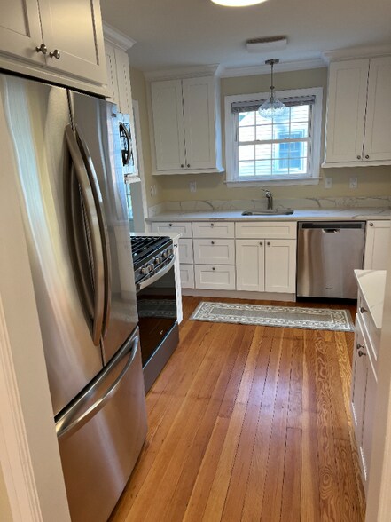 Building Photo - 80 Figlar Ave