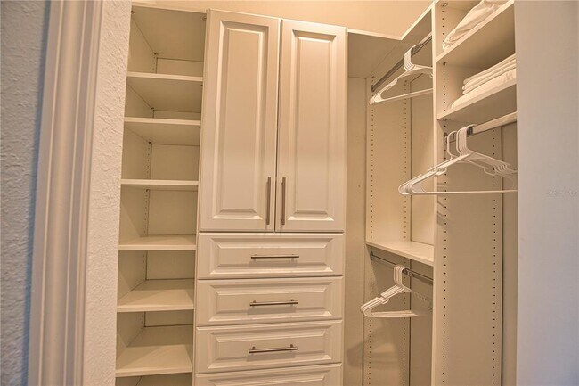 Building Photo - 12470 Wellen Golf St