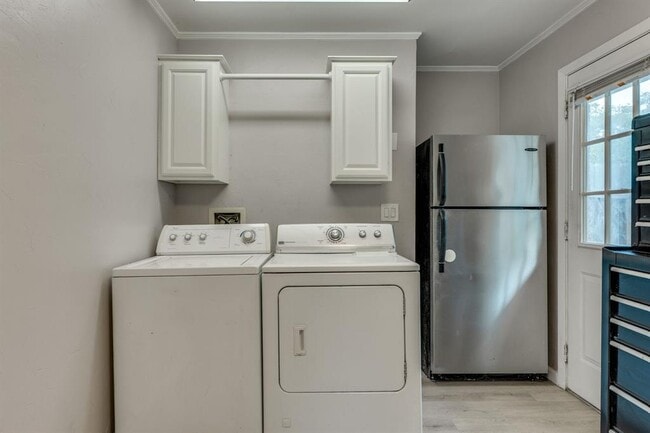 Building Photo - 3002 Stardust Dr