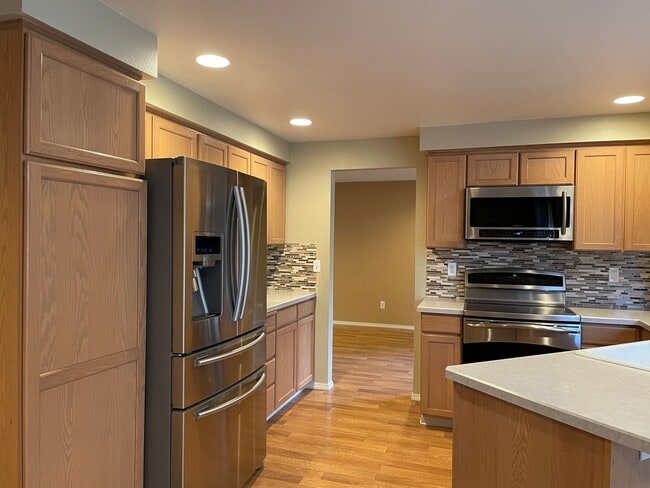 Building Photo - Adorable 4 Bedroom 2.5 Bath Home in Fisher...