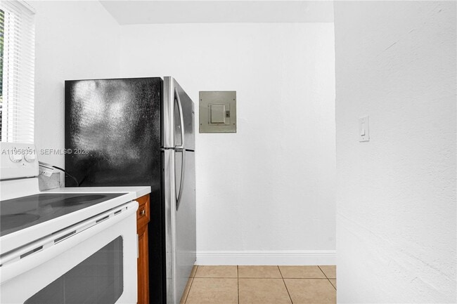 Building Photo - 1960 SW 41st Ave