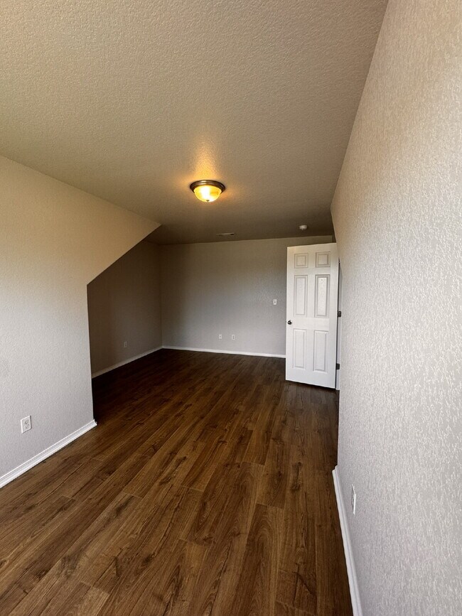 Building Photo - 11723 E Creek Ln