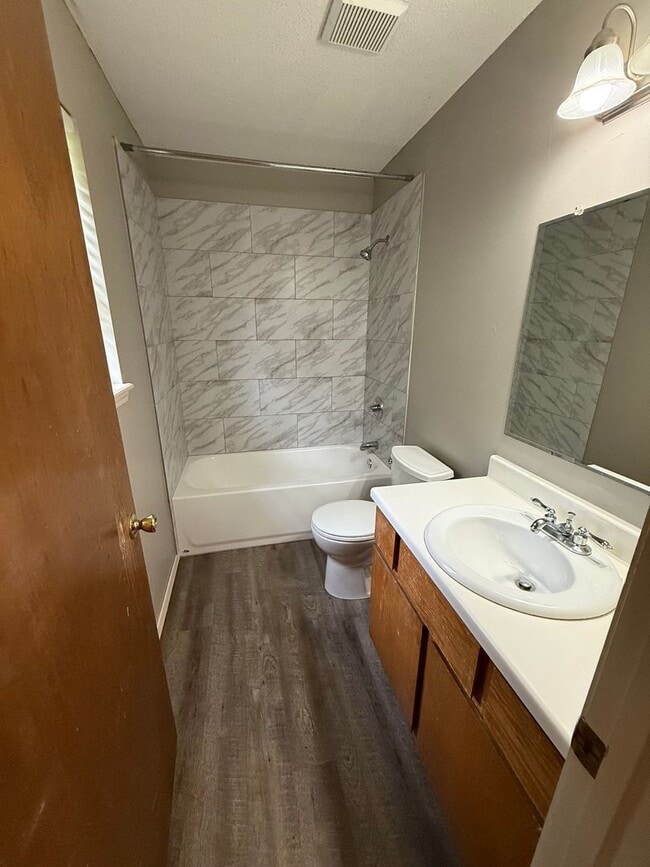 Building Photo - 1309 Grand Oak Dr