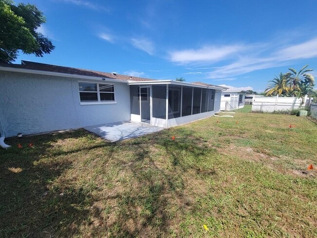 Building Photo - 6032 12th Ave
