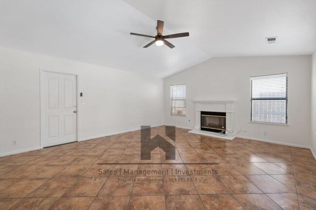 Building Photo - 1796 Pyramid Ave