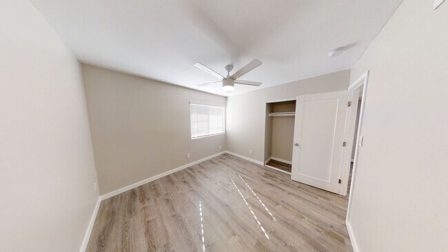 Building Photo - Newly Remodeled 4BD/2BA
