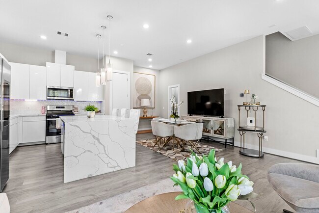 Building Photo - 851 Prosper St