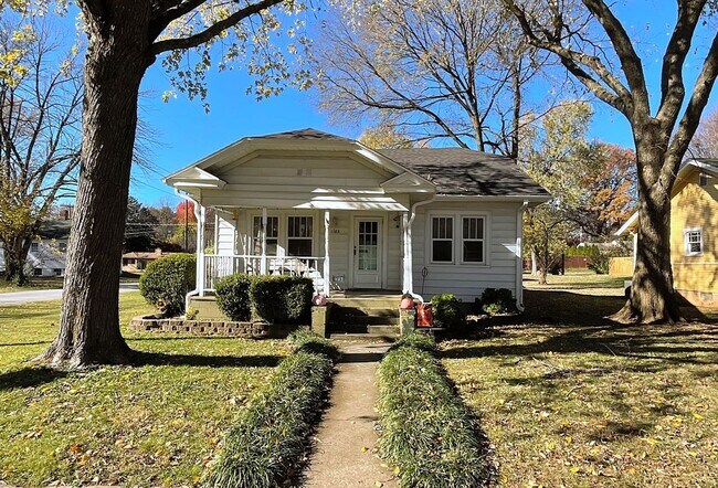 Primary Photo - COLLEGE PRE-LEASING