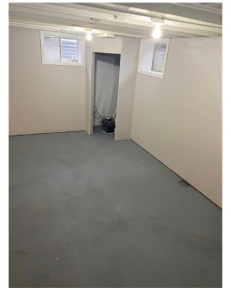 Sub basement, storage, home gym, play area, art studio - 1003 SW Ingleside Pl