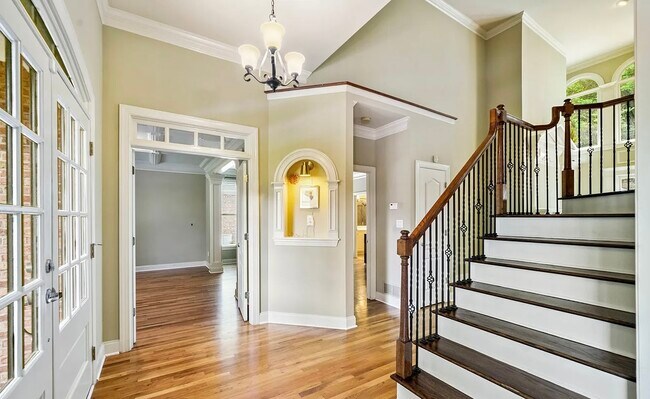 Building Photo - 732 Glass St NW