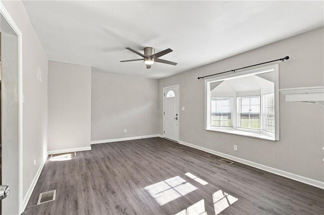 Building Photo - 1357 Lorenzo Dr SW